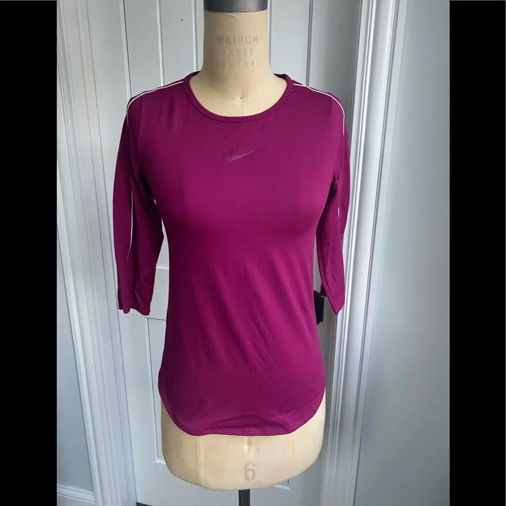 Nike women top size XS